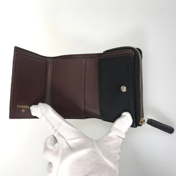 CHANEL Matelasse Trifold wallet - Picture 11 of 15